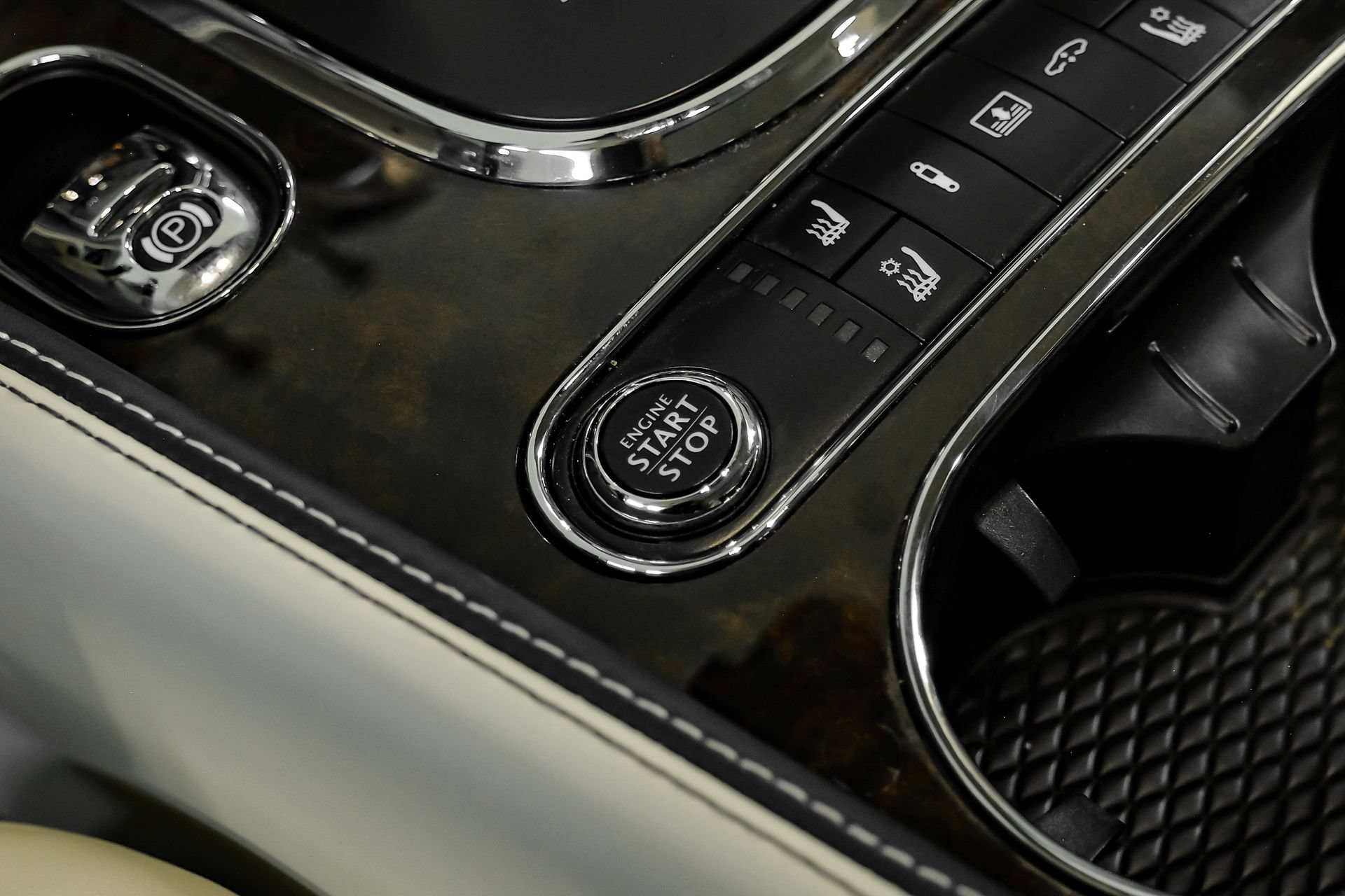 Used 2018 Bentley Flying Spur W12 AWD/4WD image 29