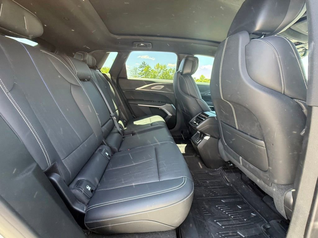 Certified 2024 Cadillac Lyriq Sport AWD/4WD image 35