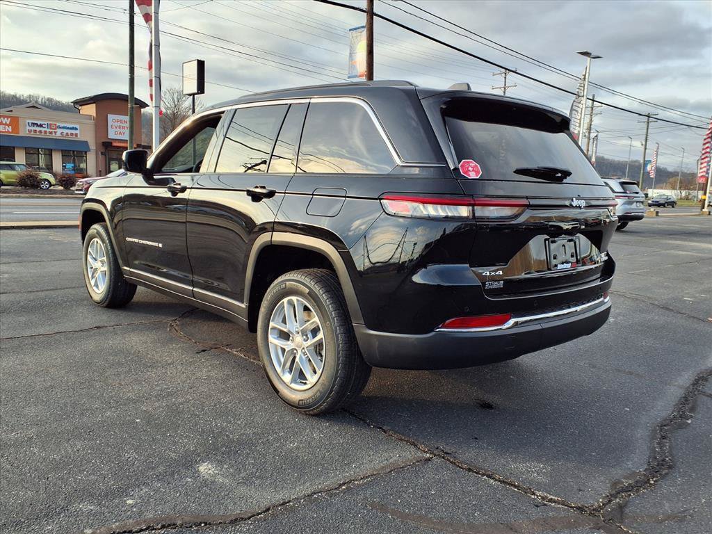 New 2025 Jeep Grand Cherokee Laredo X w/ Luxury Tech Group I AWD/4WD image 3