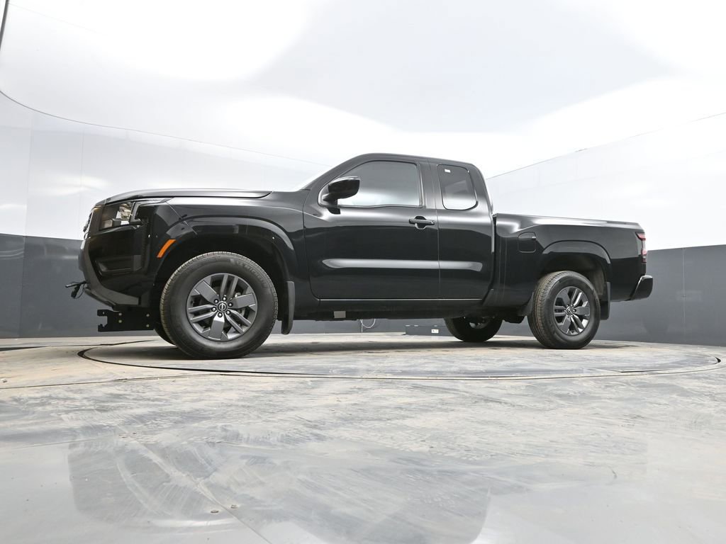 Used 2025 Nissan Frontier SV image 38
