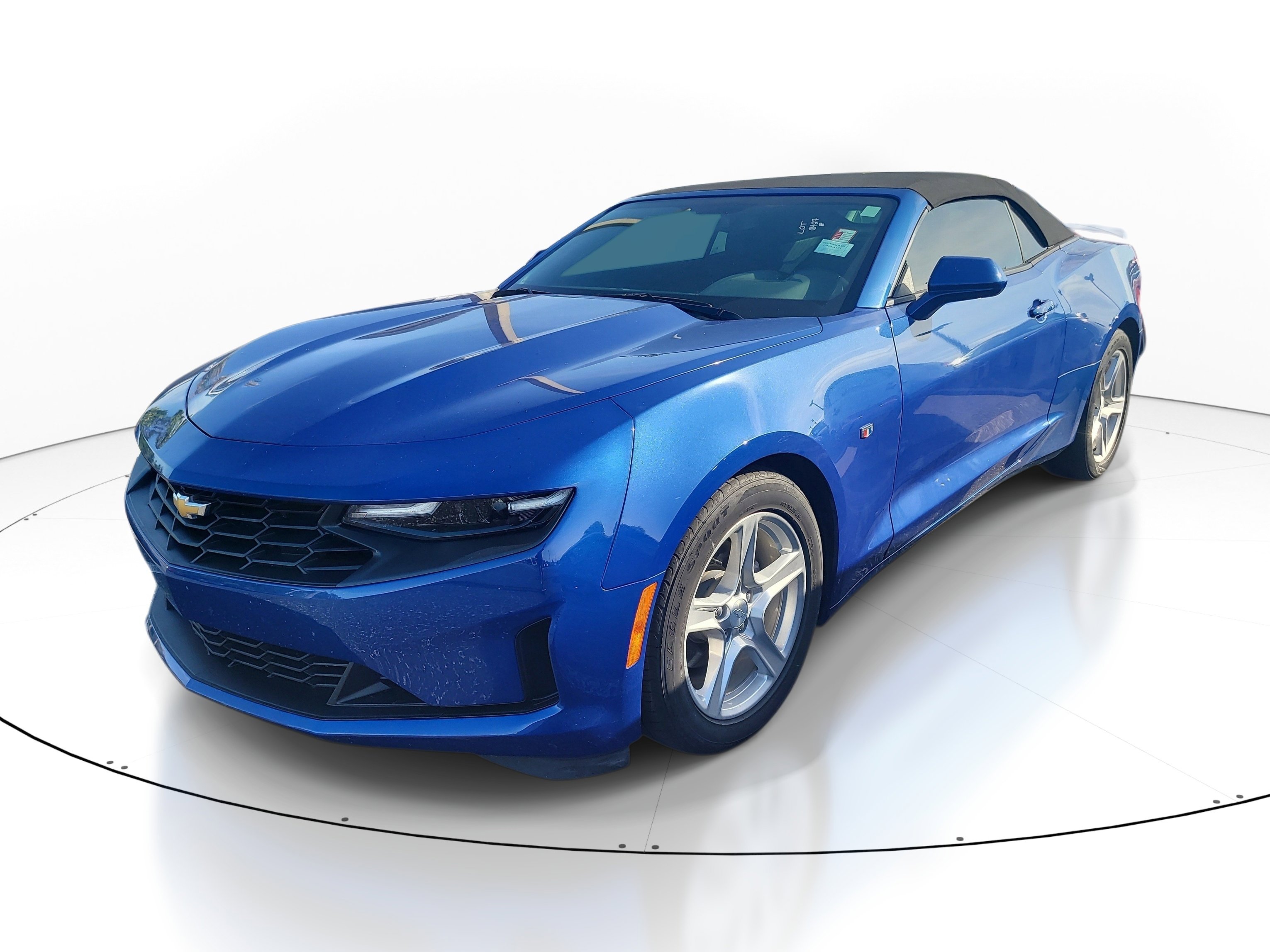 Used 2024 Chevrolet Camaro LT w/ Technology Package RWD image 3