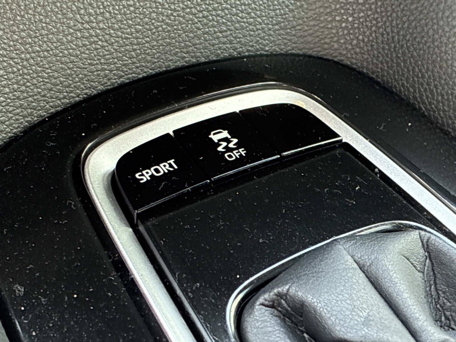 Used 2021 Toyota Corolla SE w/ Carpet Mat Package (TMS) FWD image 41
