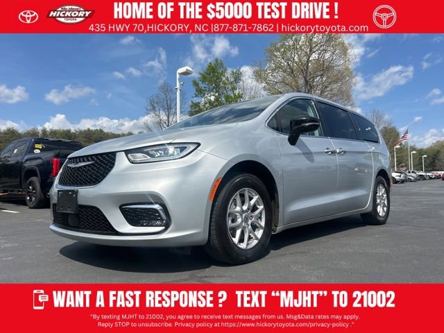 Used 2024 Chrysler Pacifica Touring-L image 1