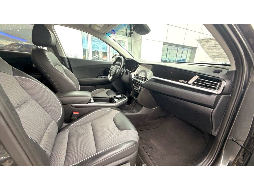 Used 2022 Kia Niro EX w/ Cold Weather Package image 9