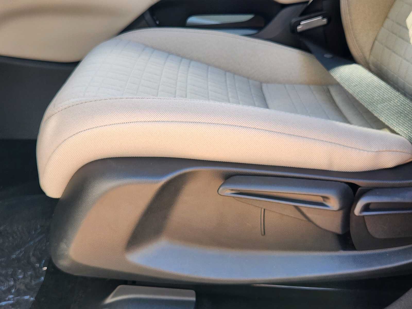 Certified 2026 Honda HR-V LX image 19