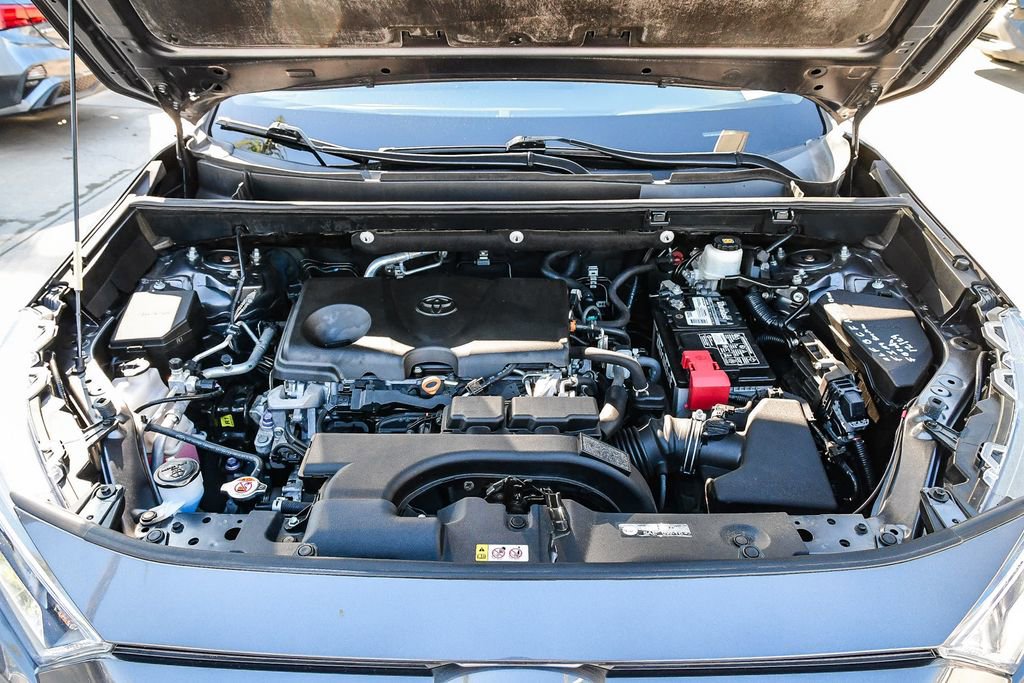 Used 2020 Toyota RAV4 XLE Premium image 30