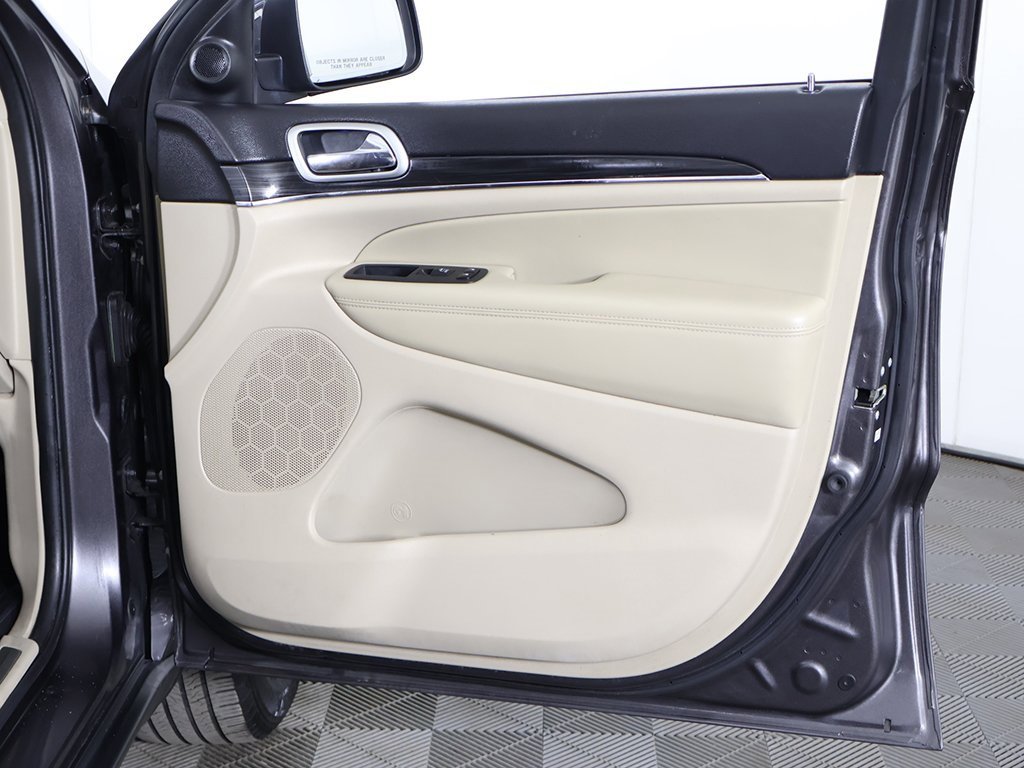 Used 2021 Jeep Grand Cherokee Limited image 23