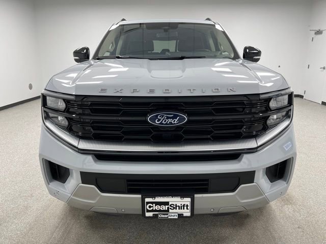 Used 2025 Ford Expedition Platinum AWD/4WD image 3