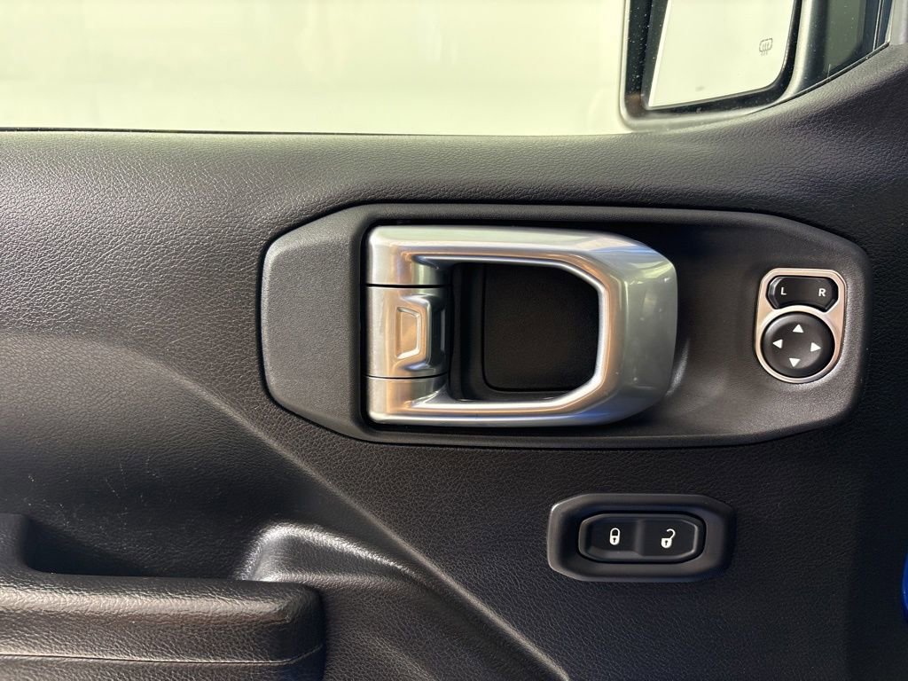 Used 2023 Jeep Wrangler Unlimited Sport image 17