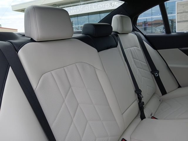 New 2026 BMW 530i RWD image 12