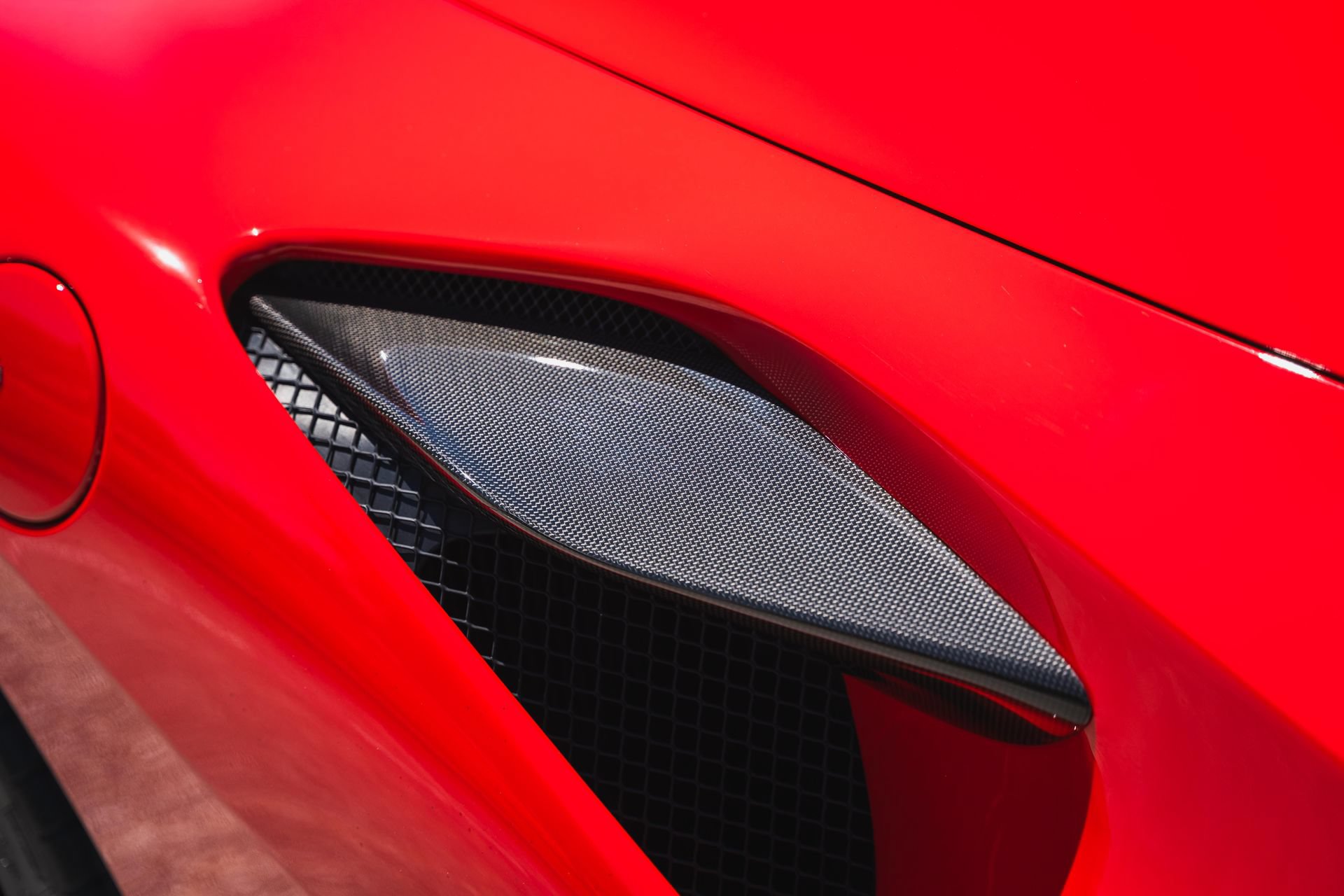 Used 2021 Ferrari F8 Tributo RWD image 29