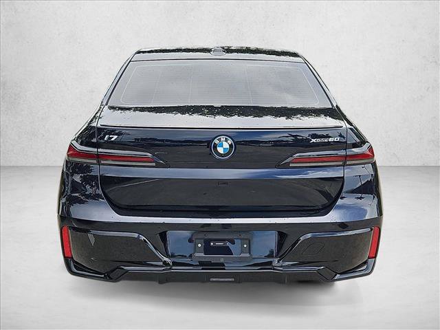 Used 2024 BMW i7 xDrive60 w/ Executive Package AWD/4WD image 7