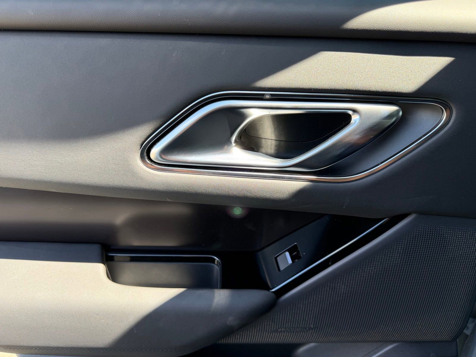 Used 2026 Land Rover Range Rover Velar Dynamic SE image 29