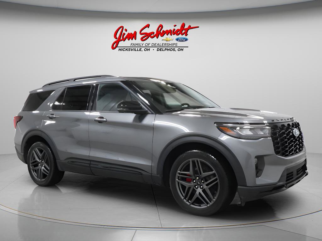 Used 2025 Ford Explorer ST AWD/4WD image 2