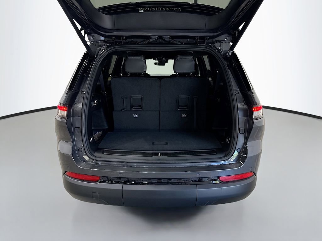 New 2025 Jeep Grand Cherokee L Laredo image 14