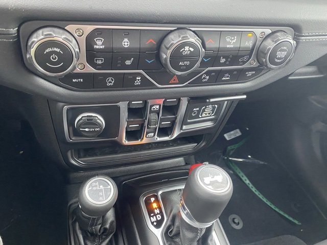 New 2025 Jeep Wrangler Sahara image 21