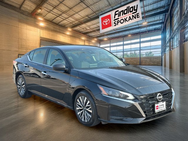 Used 2025 Nissan Altima 2.5 SV FWD image 2