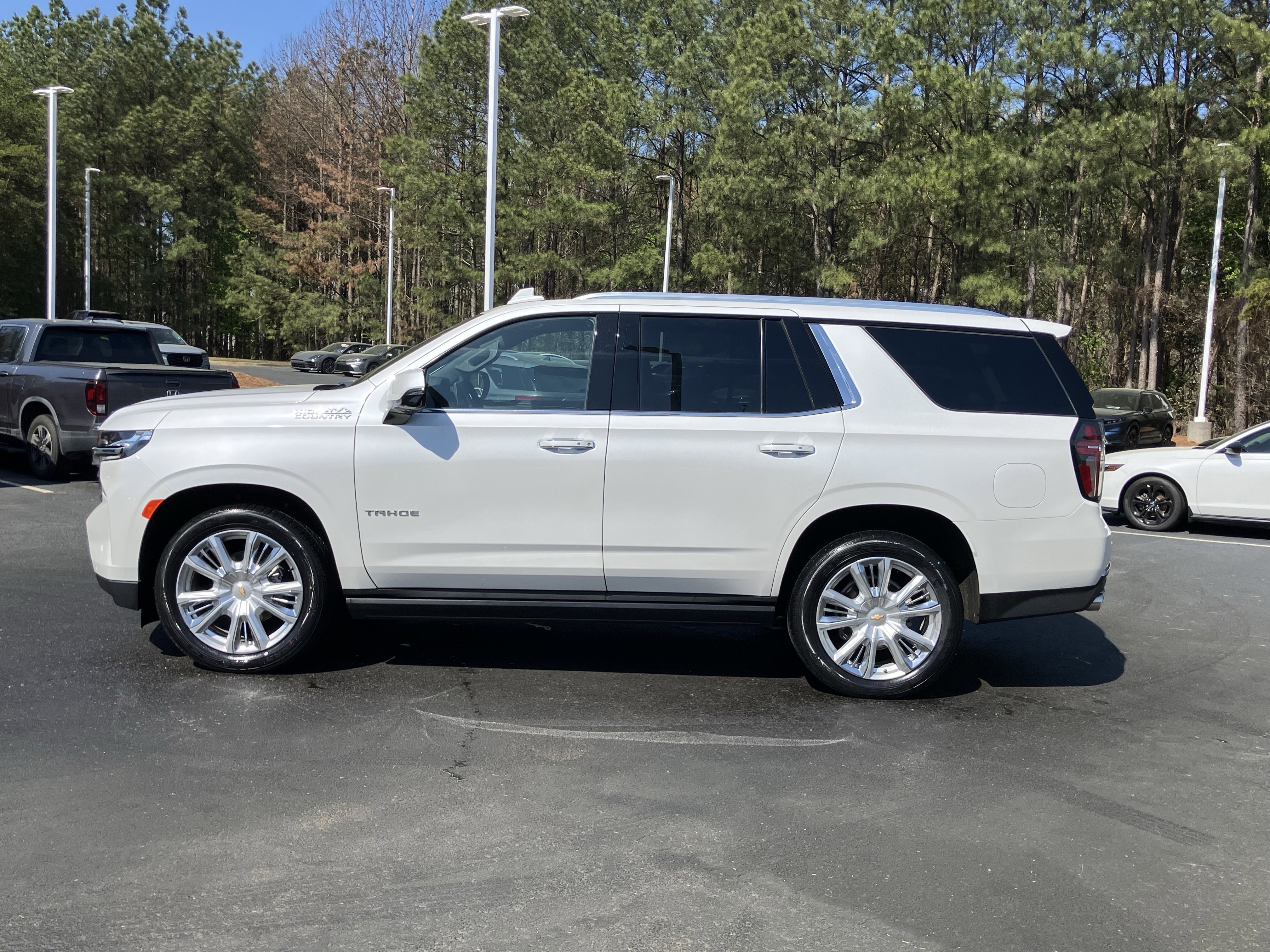 Used 2023 Chevrolet Tahoe High Country w/ Premium Package 2 image 7