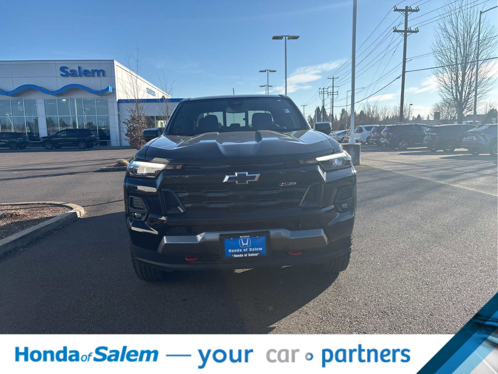 Used 2024 Chevrolet Colorado Z71 w/ Z71 Convenience Package 2 image 9