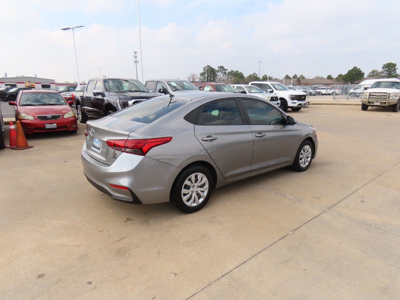 Used 2022 Hyundai Accent SE image 9