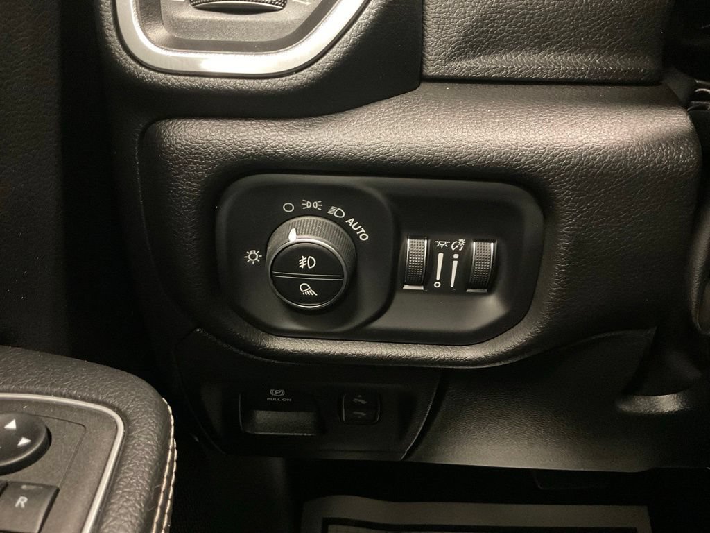 Used 2023 RAM 1500 Laramie AWD/4WD image 12