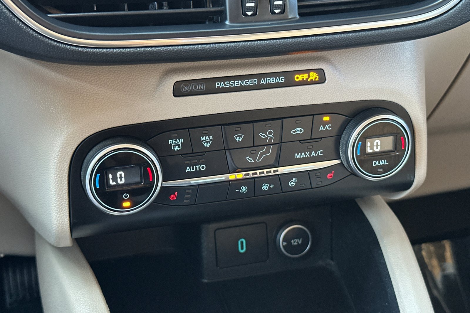 Used 2020 Ford Escape Titanium FWD image 20
