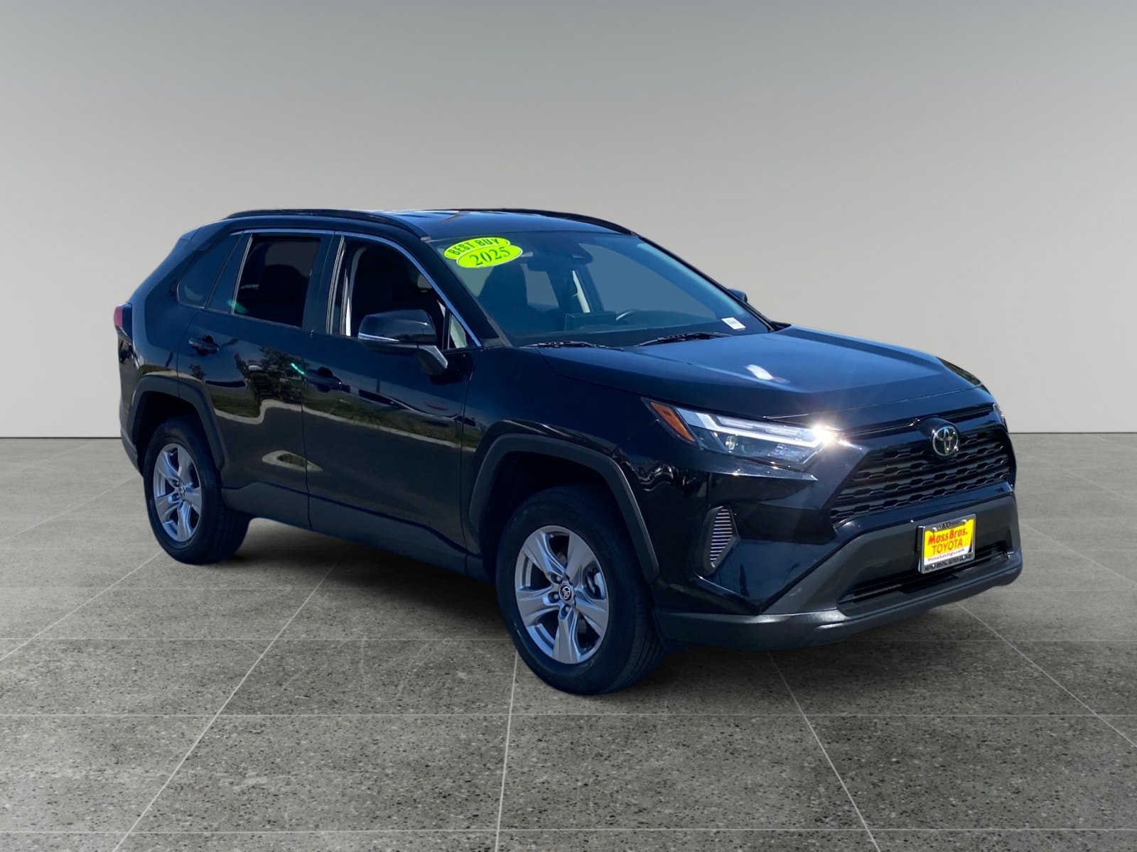 Used 2025 Toyota RAV4 XLE w/ Weather Package AWD/4WD image 7