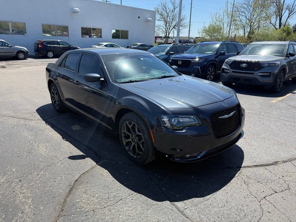 Used 2018 Chrysler 300 S AWD/4WD image 4