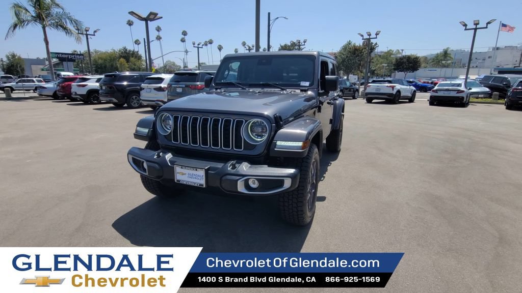 Used 2025 Jeep Wrangler Unlimited Sahara AWD/4WD image 4