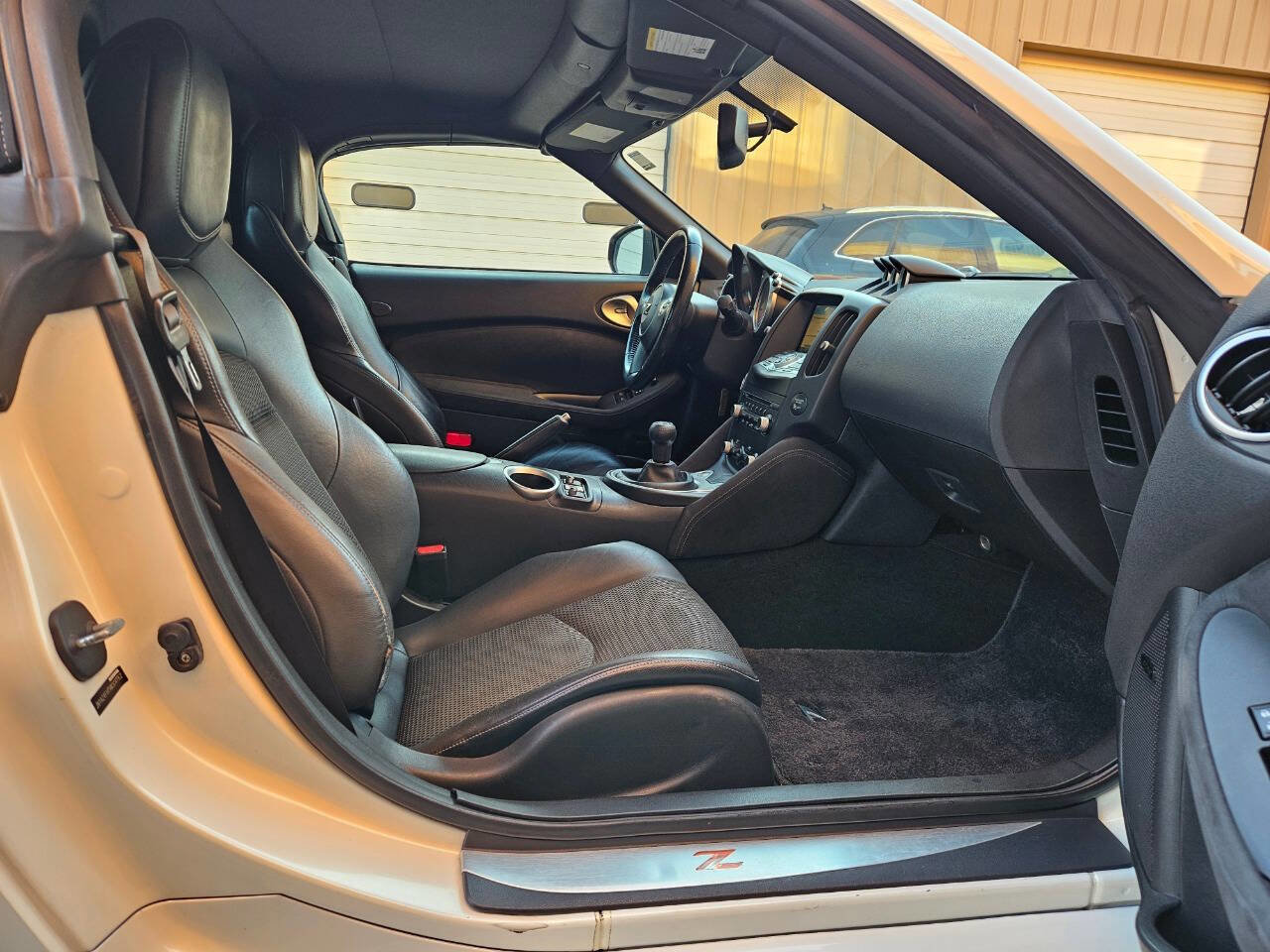 Used 2010 Nissan 370Z Touring w/ Sport Pkg RWD image 16