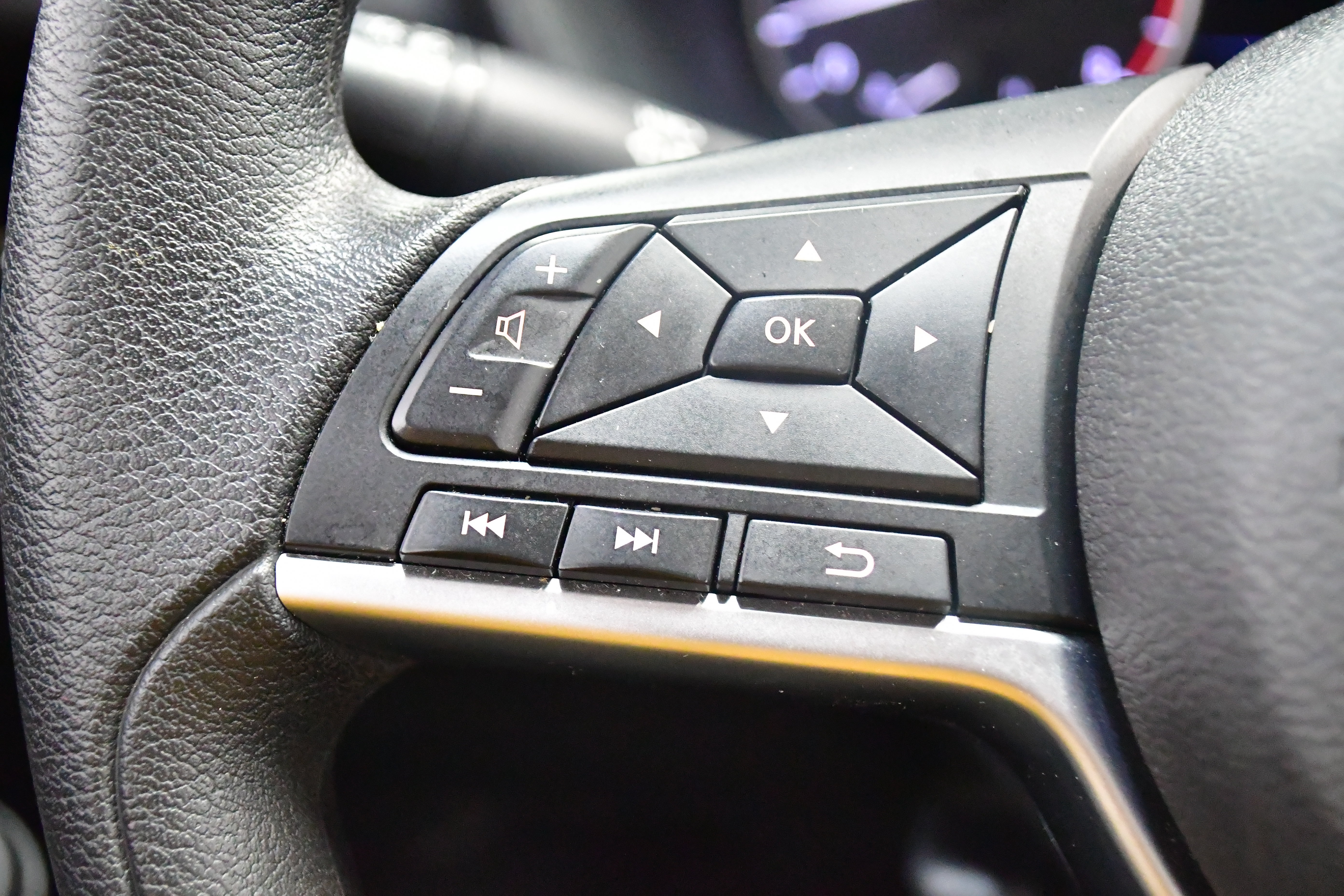 Used 2024 Nissan Sentra SV FWD image 21