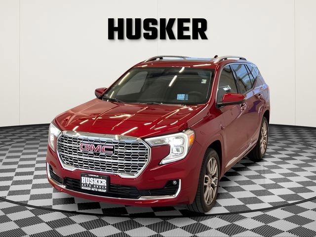 Used 2023 GMC Terrain Denali w/ Denali Premium Package AWD/4WD image 4