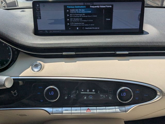 Used 2024 Genesis GV70 2.5T w/ Select Package AWD/4WD image 17