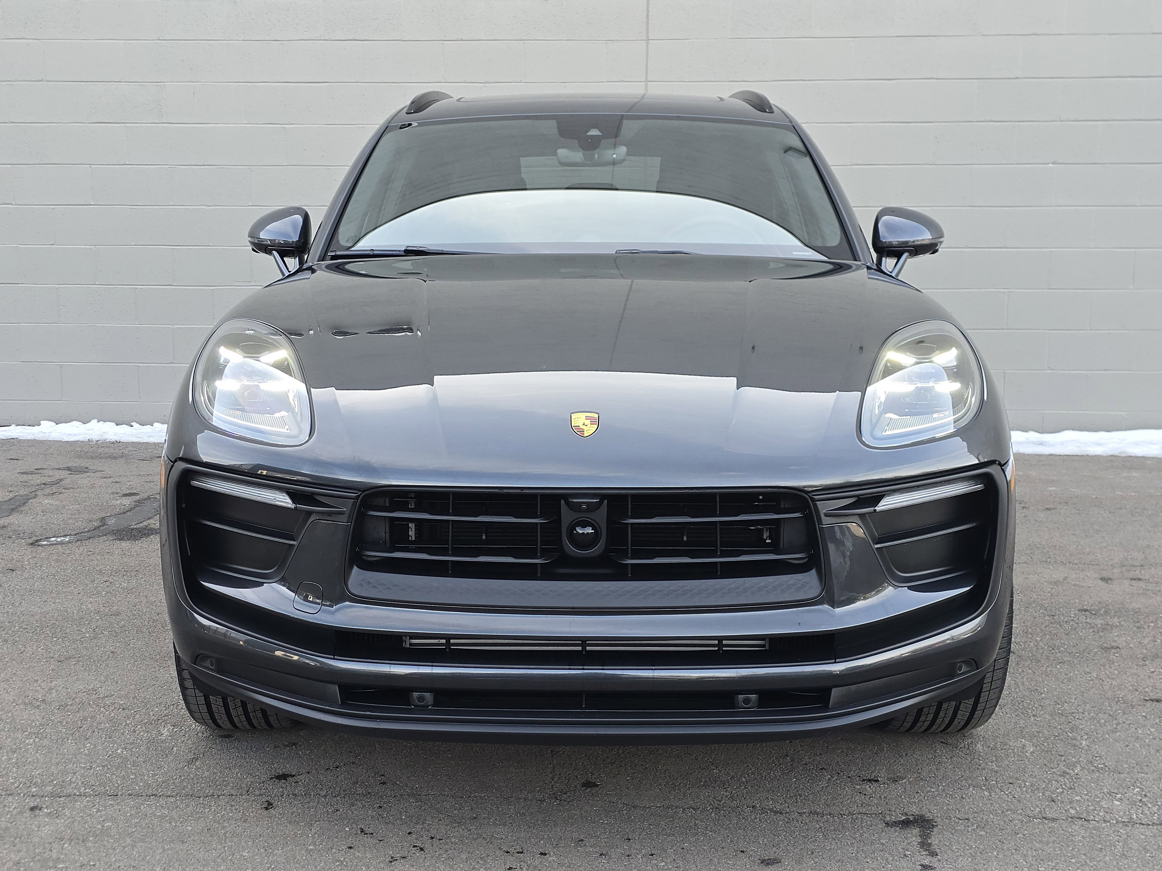 Certified 2025 Porsche Macan image 6