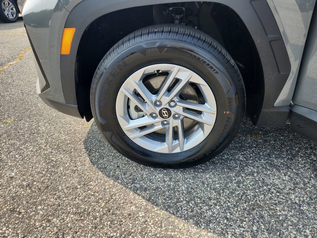 Used 2025 Hyundai Tucson SE image 22