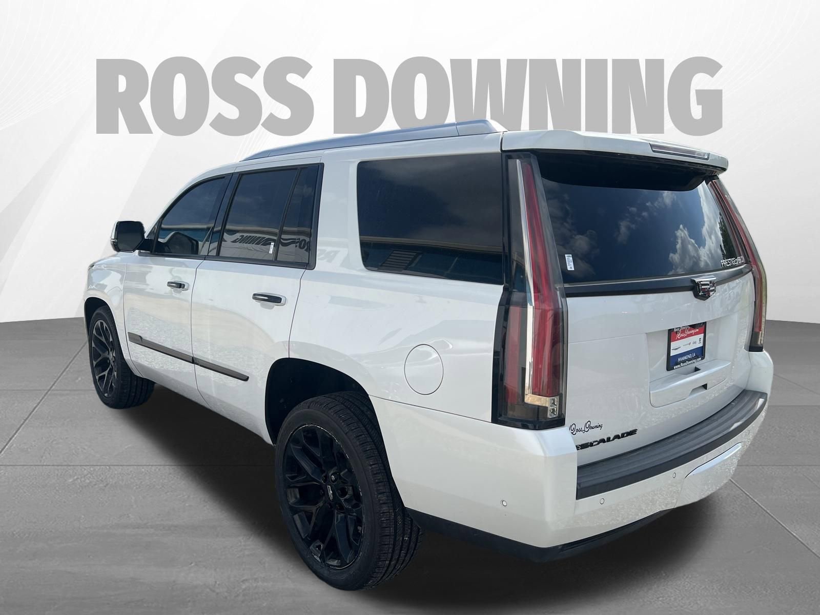 Used 2018 Cadillac Escalade Platinum AWD/4WD image 6