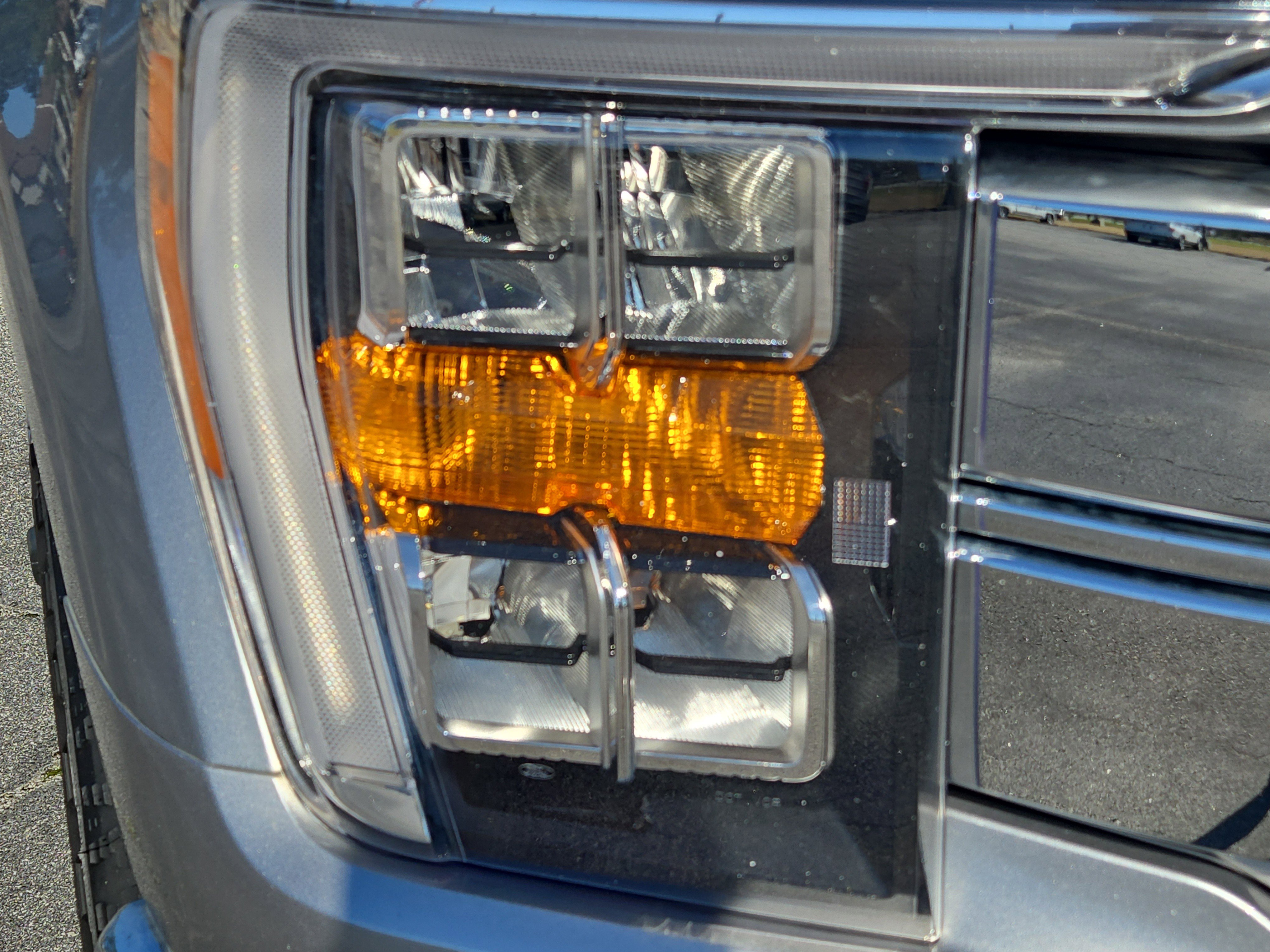 Used 2022 Ford F150 Lariat w/ Max Trailer Tow Package image 5