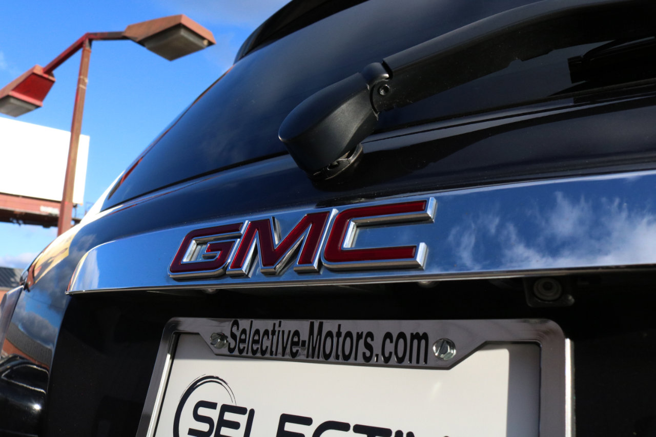 Used 2015 GMC Acadia Denali image 13