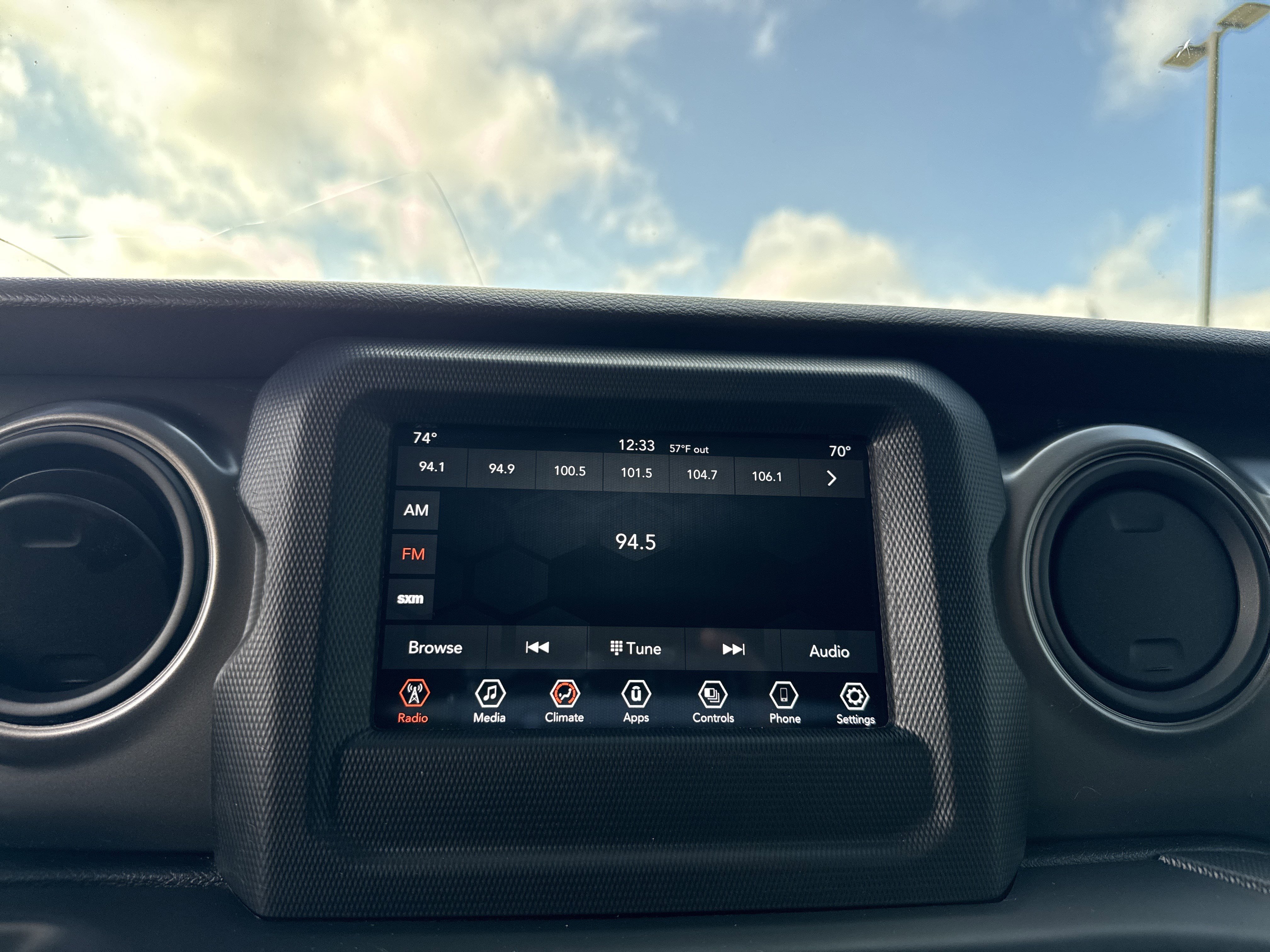 Used 2021 Jeep Gladiator Sport image 23