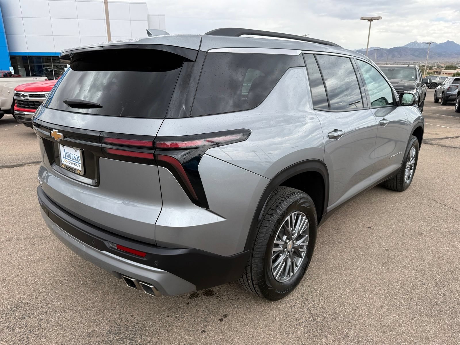 Certified 2025 Chevrolet Traverse LT FWD image 5