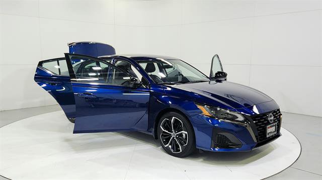 Certified 2023 Nissan Altima 2.5 SR w/ SR Premium Package image 29