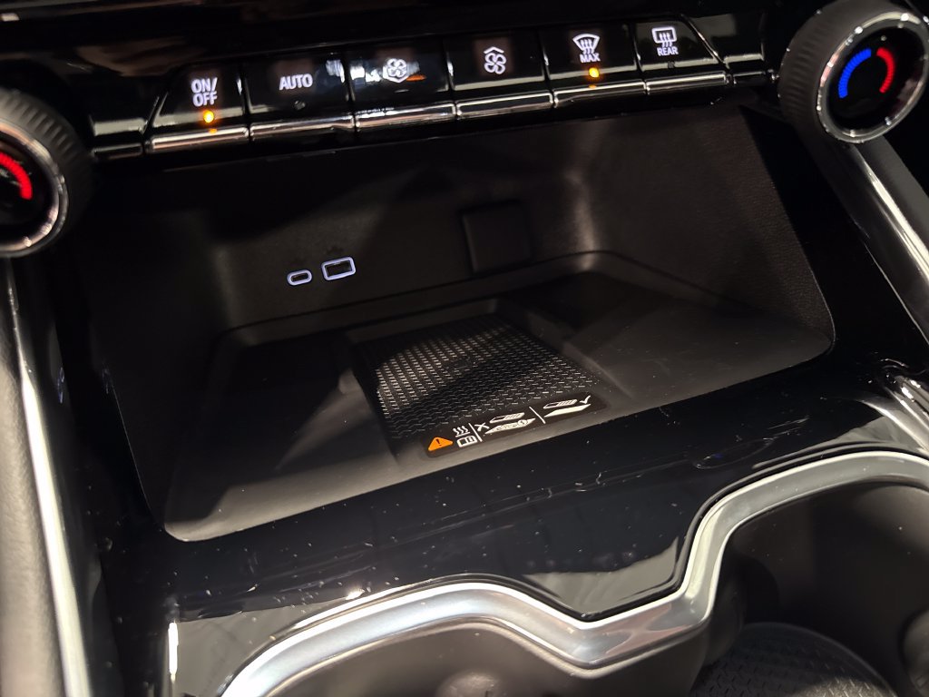 New 2027 Chevrolet Traverse LT w/ Driver Confidence Package FWD image 16