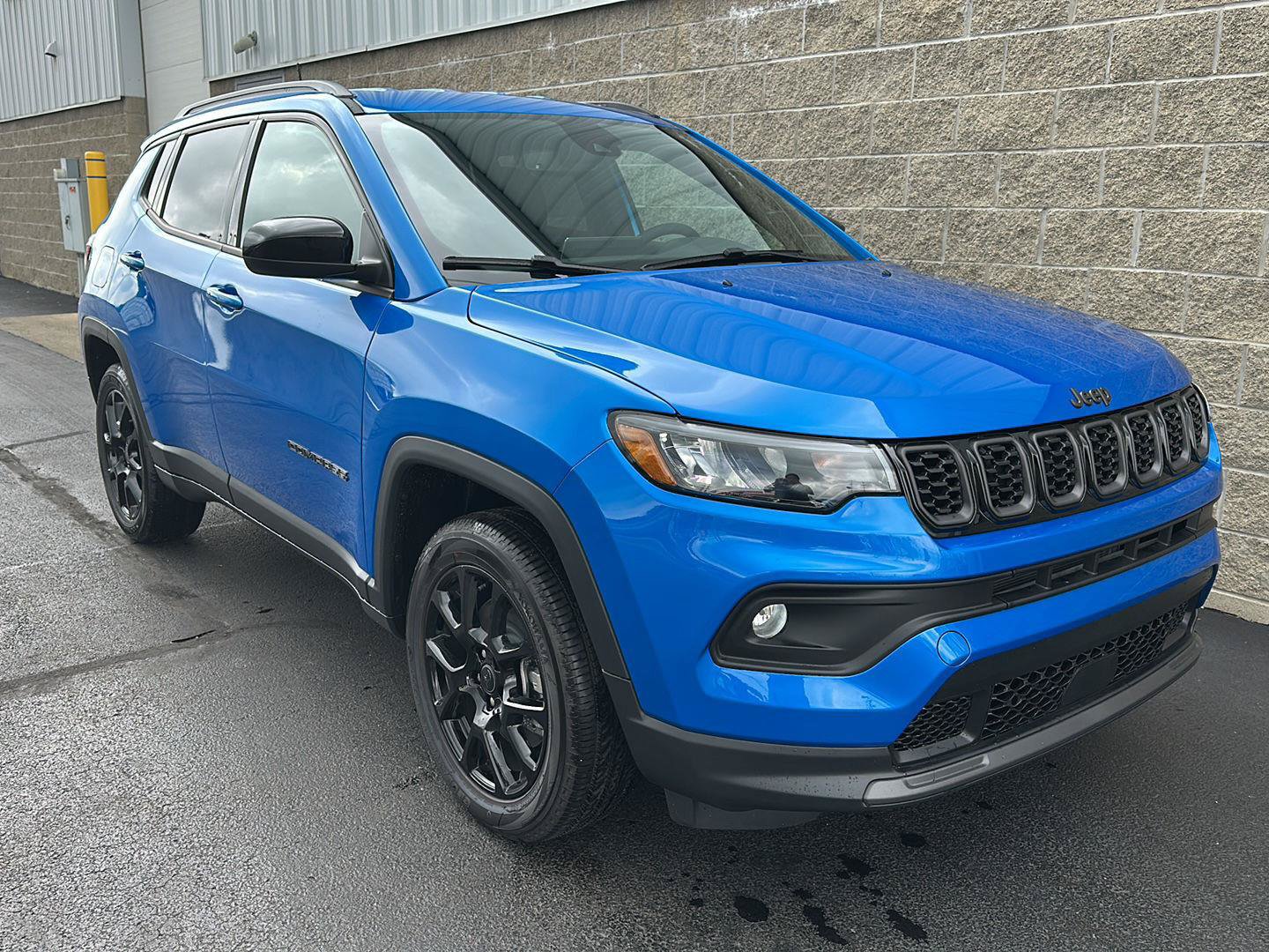 New 2026 Jeep Compass Latitude AWD/4WD image 3