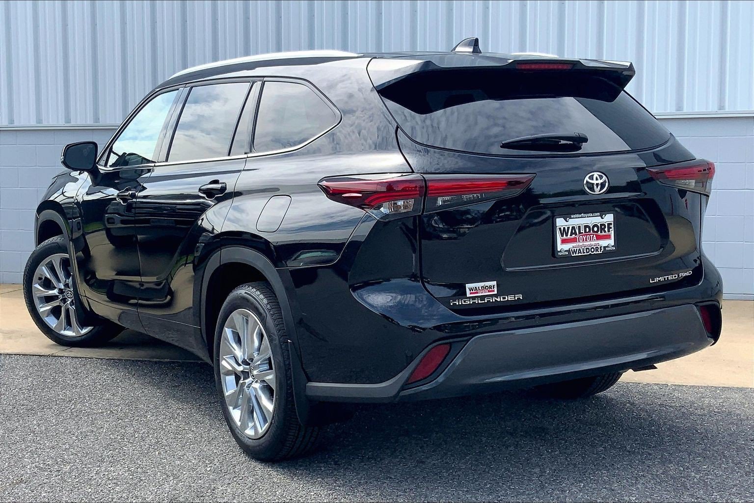 Used 2026 Toyota Highlander Limited AWD/4WD image 15