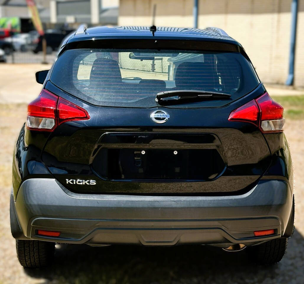 Used 2019 Nissan Kicks S FWD image 6