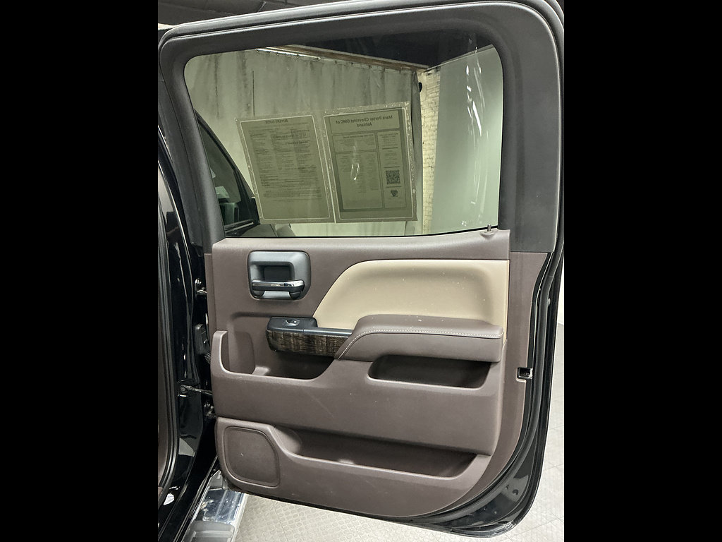 Used 2016 GMC Sierra 2500 Denali w/ Duramax Plus Package AWD/4WD image 21