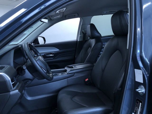 Used 2025 Toyota Grand Highlander AWD image 20