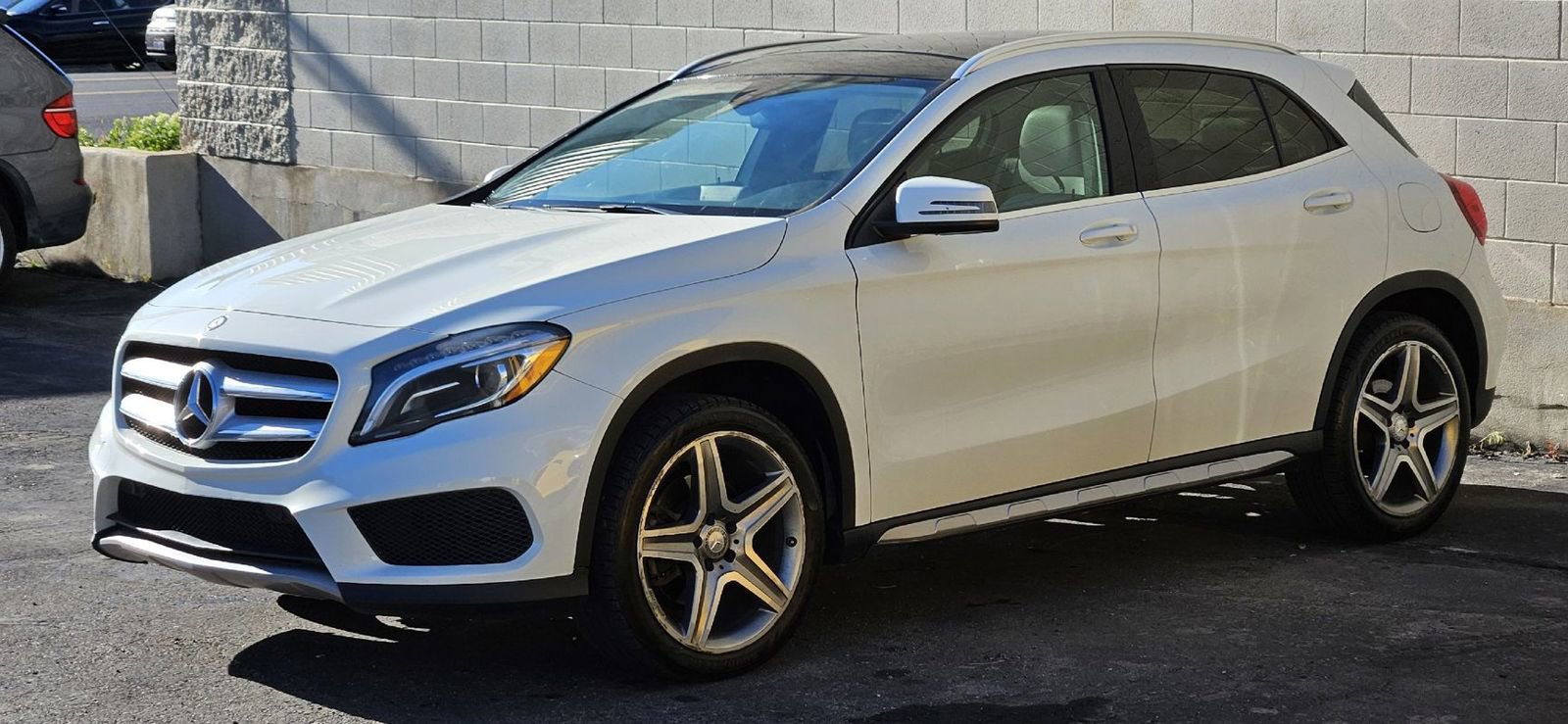 Used 2015 Mercedes-Benz GLA 250 4MATIC image 1