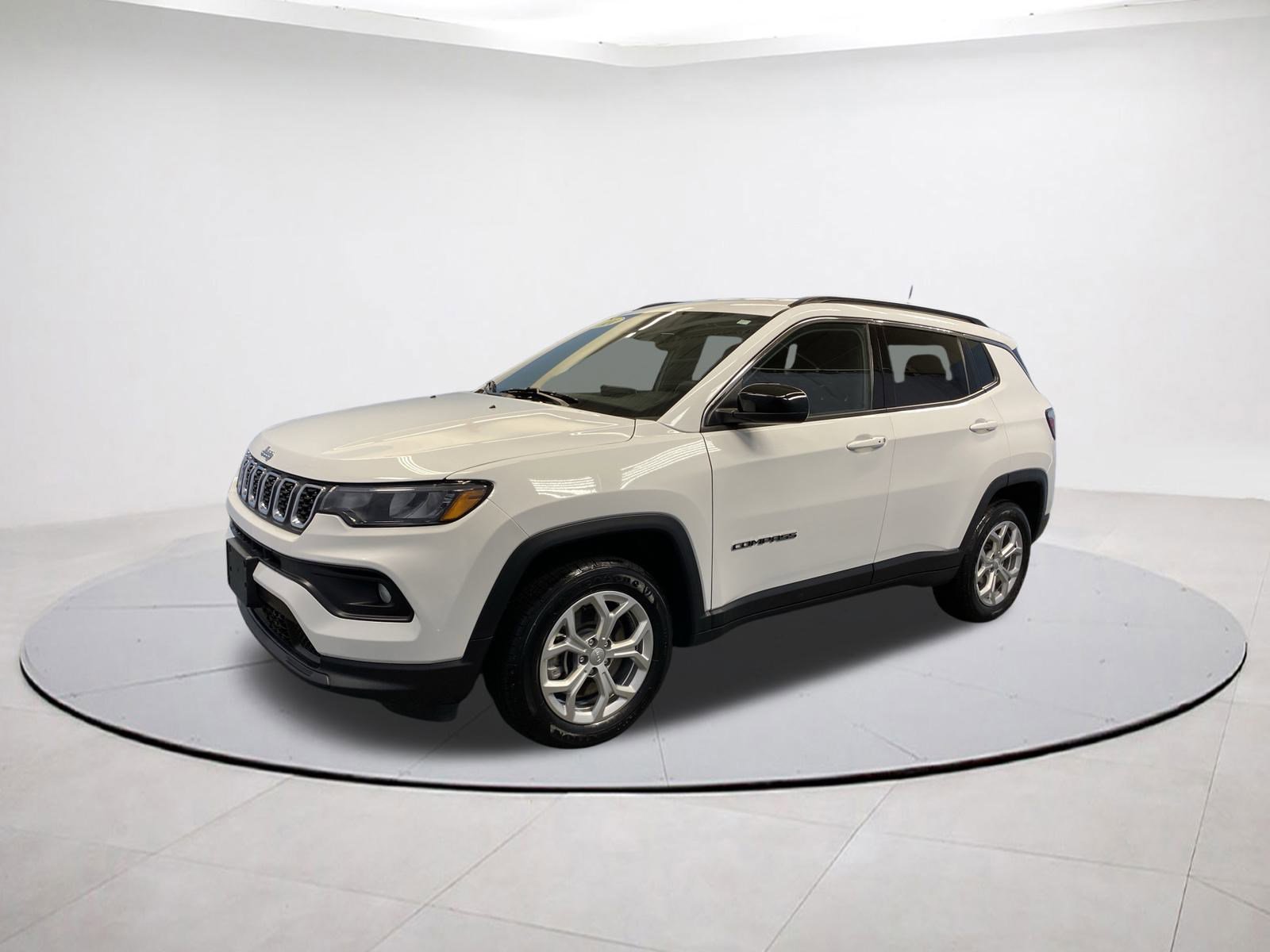 Certified 2024 Jeep Compass Latitude image 3