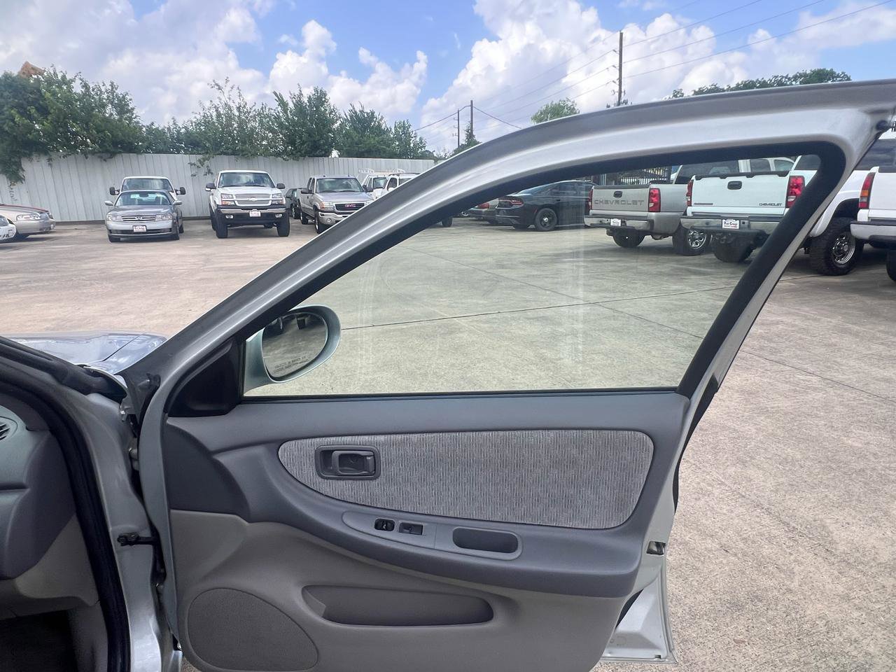 Used 2001 Nissan Altima GXE FWD image 25
